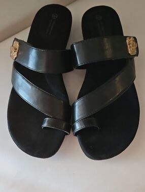 GIANI BERNINI RILEY BLACK LEATHER TOE LOOP SANDALS SZ 7